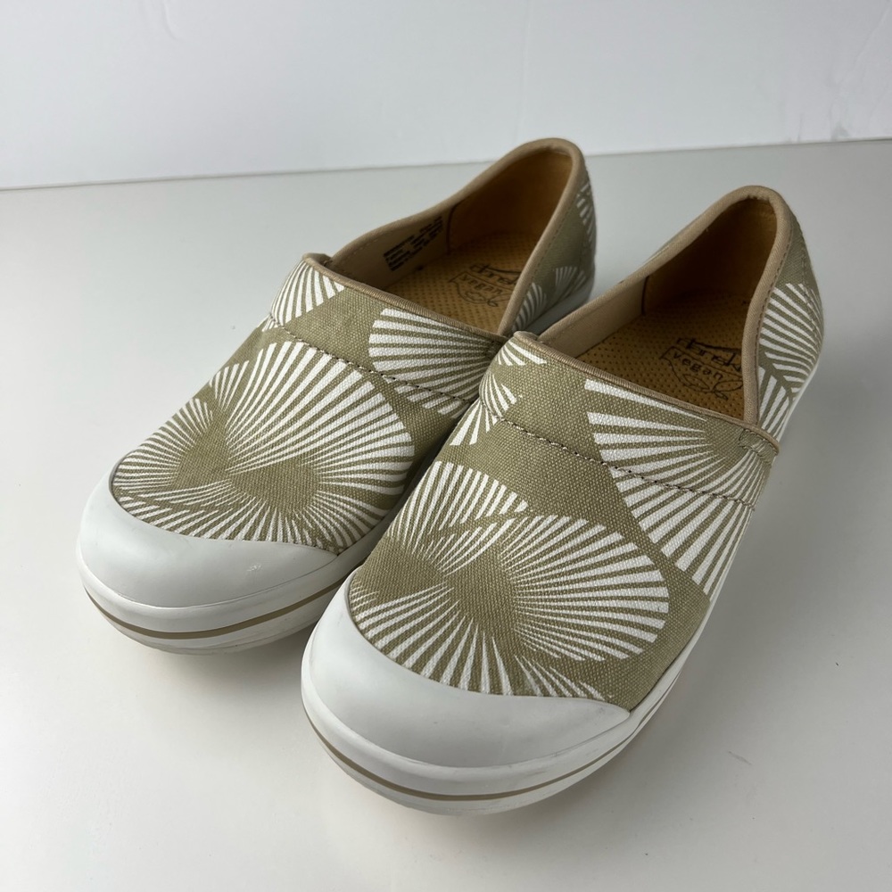 Dansko Vegan Volley Beige White Chino Clogs Botanical Print Work Shoes EUC SZ 38